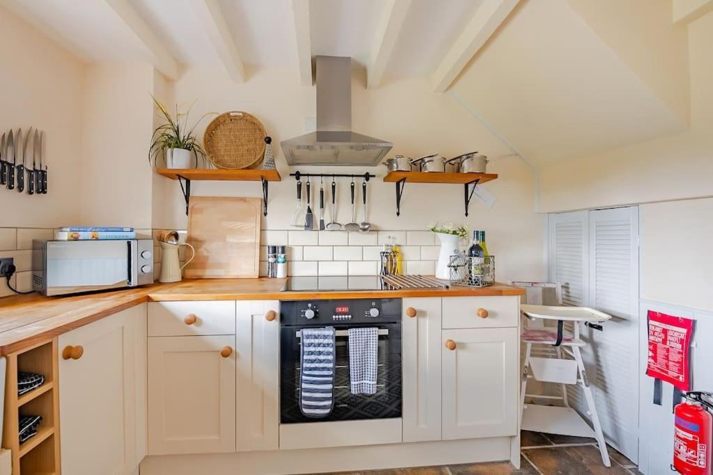 Rhos Y Bel Cottage Angelsey Llangadwaladr  Экстерьер фото