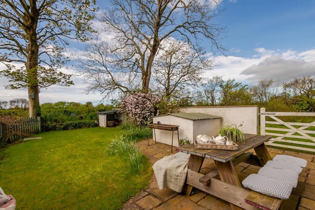 Rhos Y Bel Cottage Angelsey Llangadwaladr  Экстерьер фото